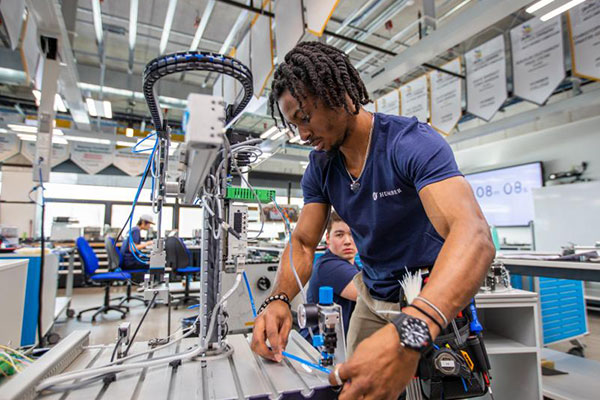humber student in a engineering lab